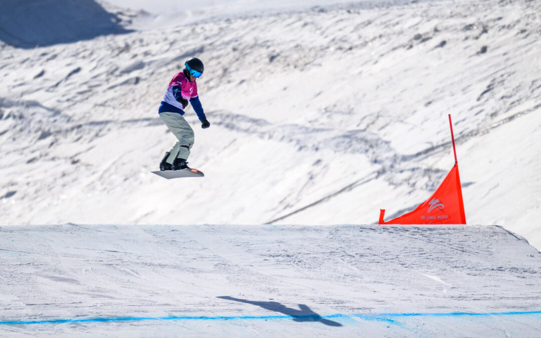 Víctor González logra el pase a la final de snowboard cross de los Juegos